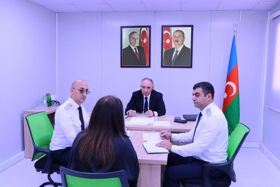 Baş prokuror Kəlbəcərdə vətəndaşların müraciətlərini dinləyib